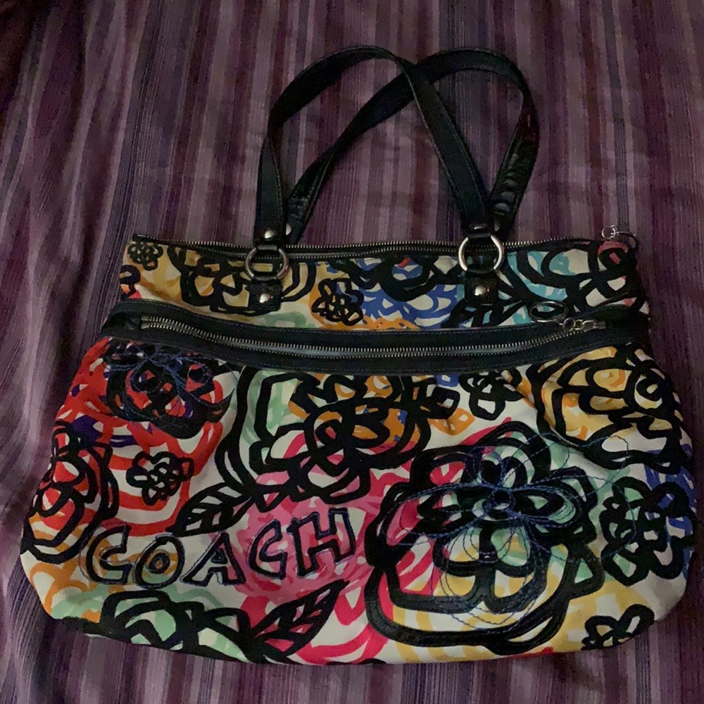 Coach Poppy Shoulder Tote great condition